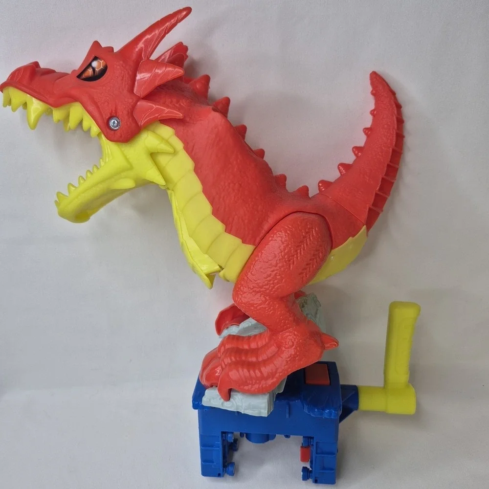 Hot Wheels Ultimate Garage Dragon Body and Wheel Assembly Replacement Part Piece